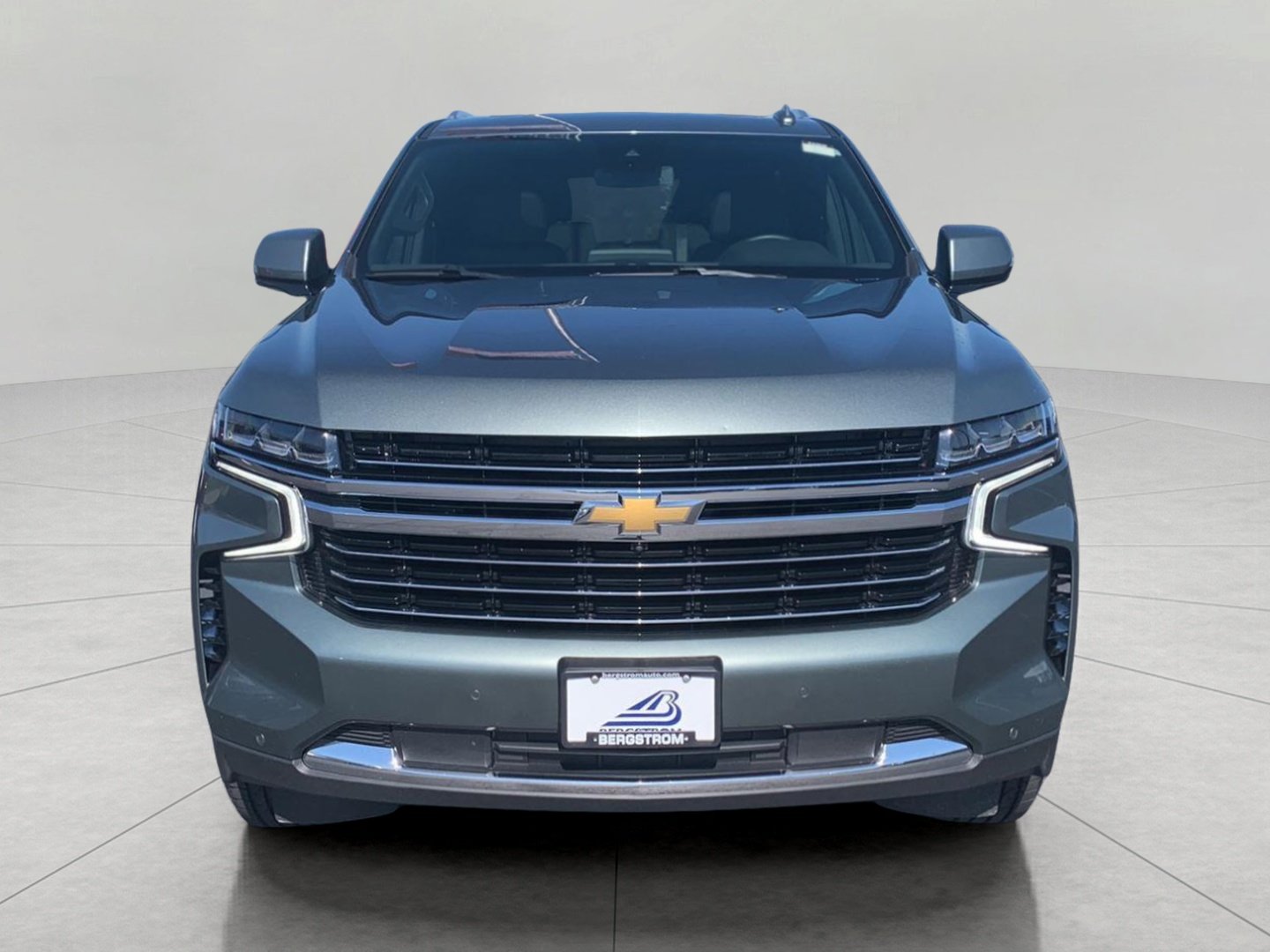Used 2024 Chevrolet Tahoe LT w/ LT Signature Package AWD/4WD image 2