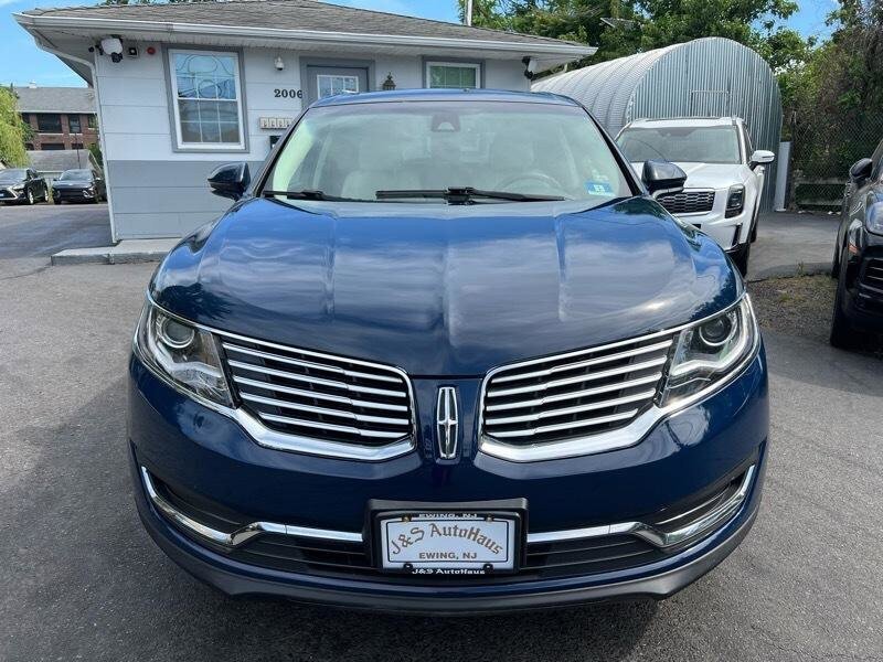 Used 2018 Lincoln MKX Reserve w/ Lincoln MKX Climate Package AWD/4WD image 2