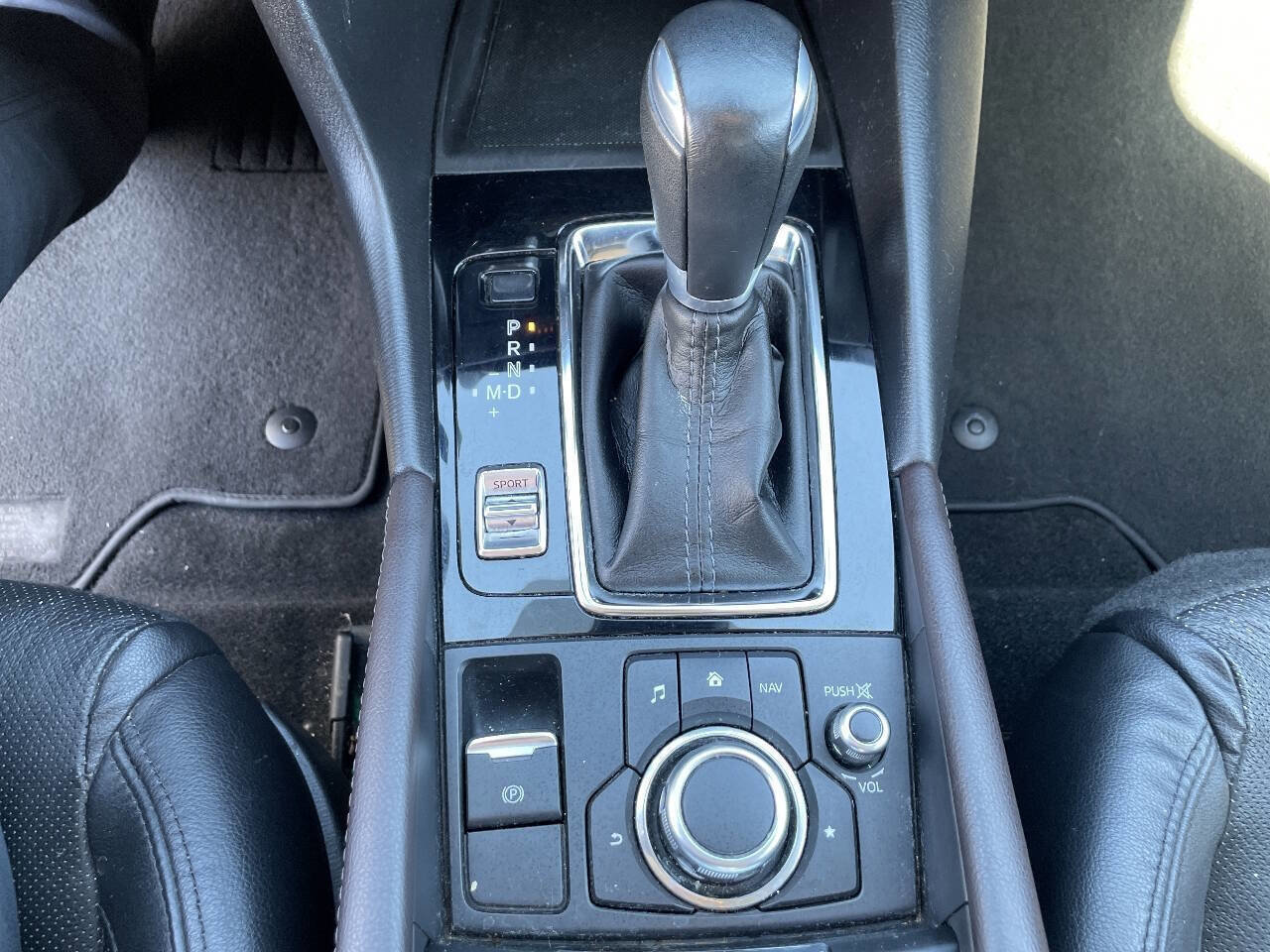 Used 2017 MAZDA MAZDA3 Grand Touring image 14