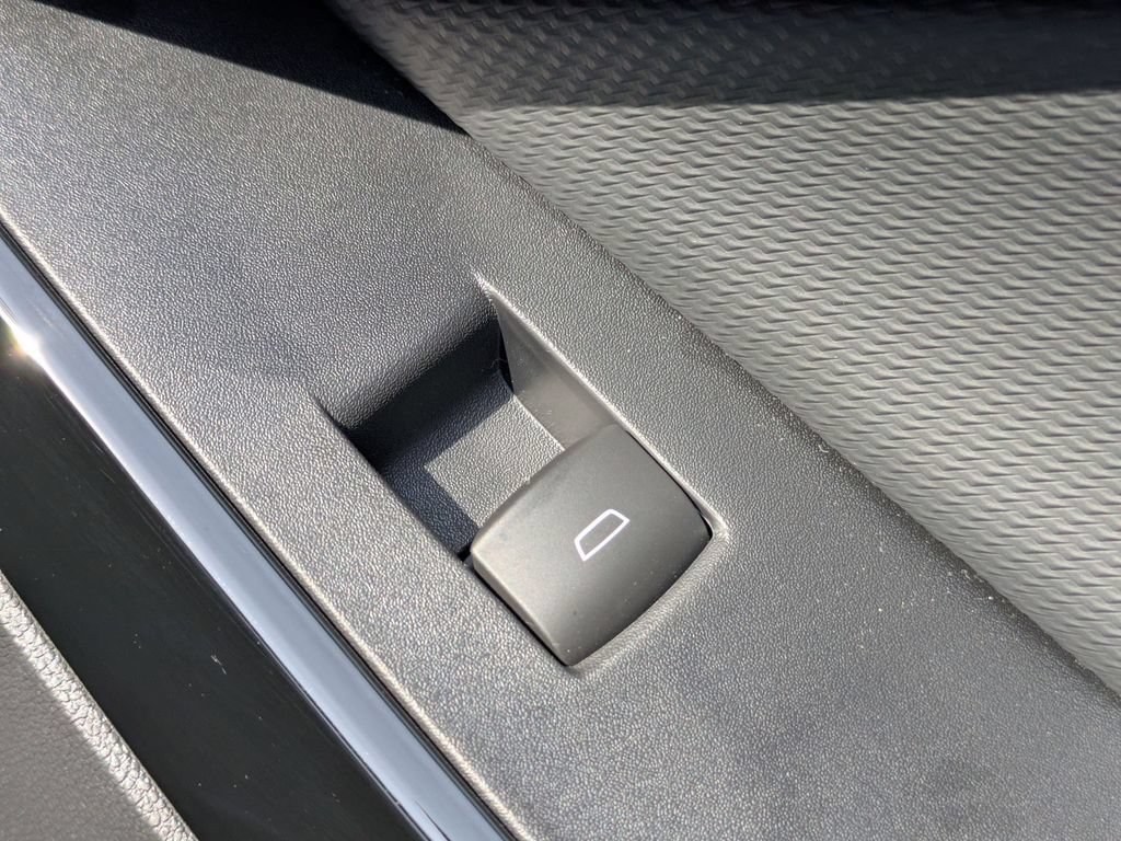 New 2026 Chevrolet Equinox LT w/ Safety and Technology Package FWD image 35