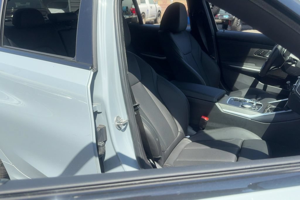 Used 2024 BMW 330i Sedan w/ M Sport Package RWD image 15