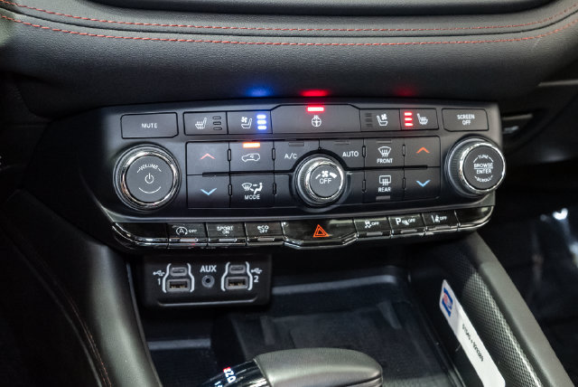 Used 2024 Dodge Durango GT AWD/4WD image 23