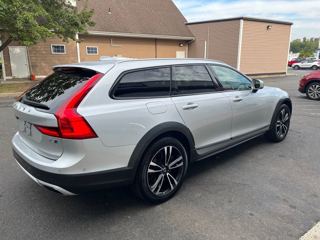 Used 2018 Volvo V90 T5 Cross Country w/ Convenience Package image 6