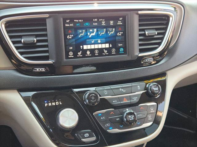 Certified 2020 Chrysler Pacifica Touring-L FWD image 29