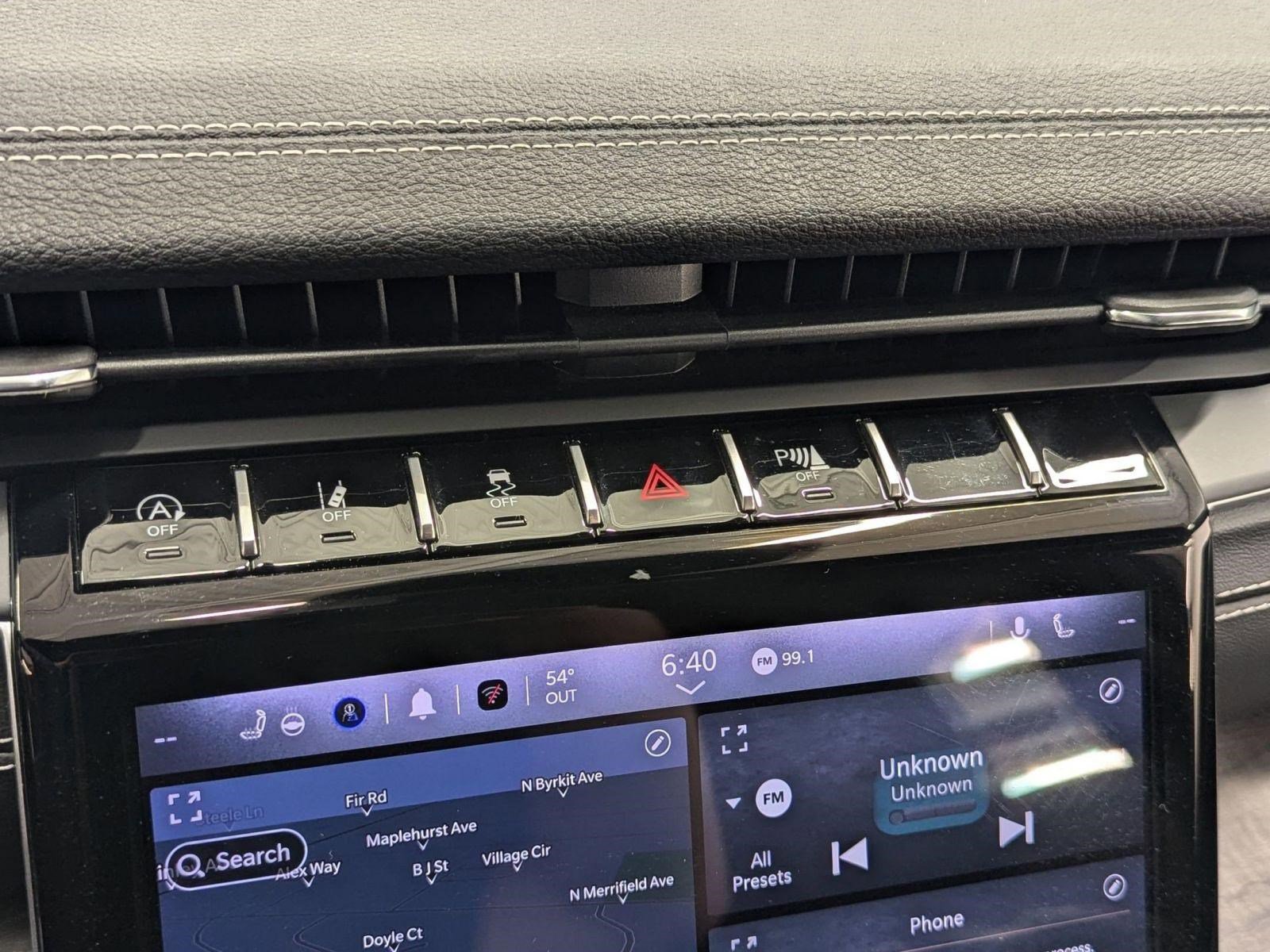 Used 2025 Jeep Grand Cherokee L Limited image 23