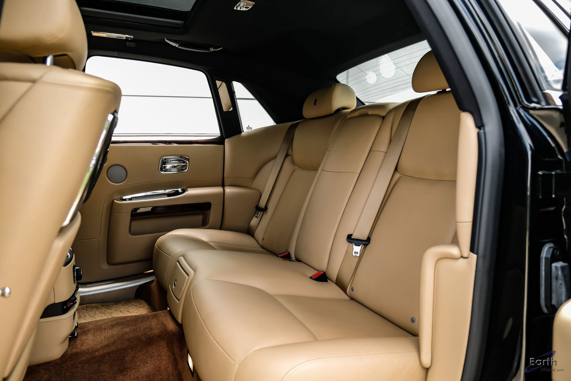 Used 2017 Rolls-Royce Ghost RWD image 95