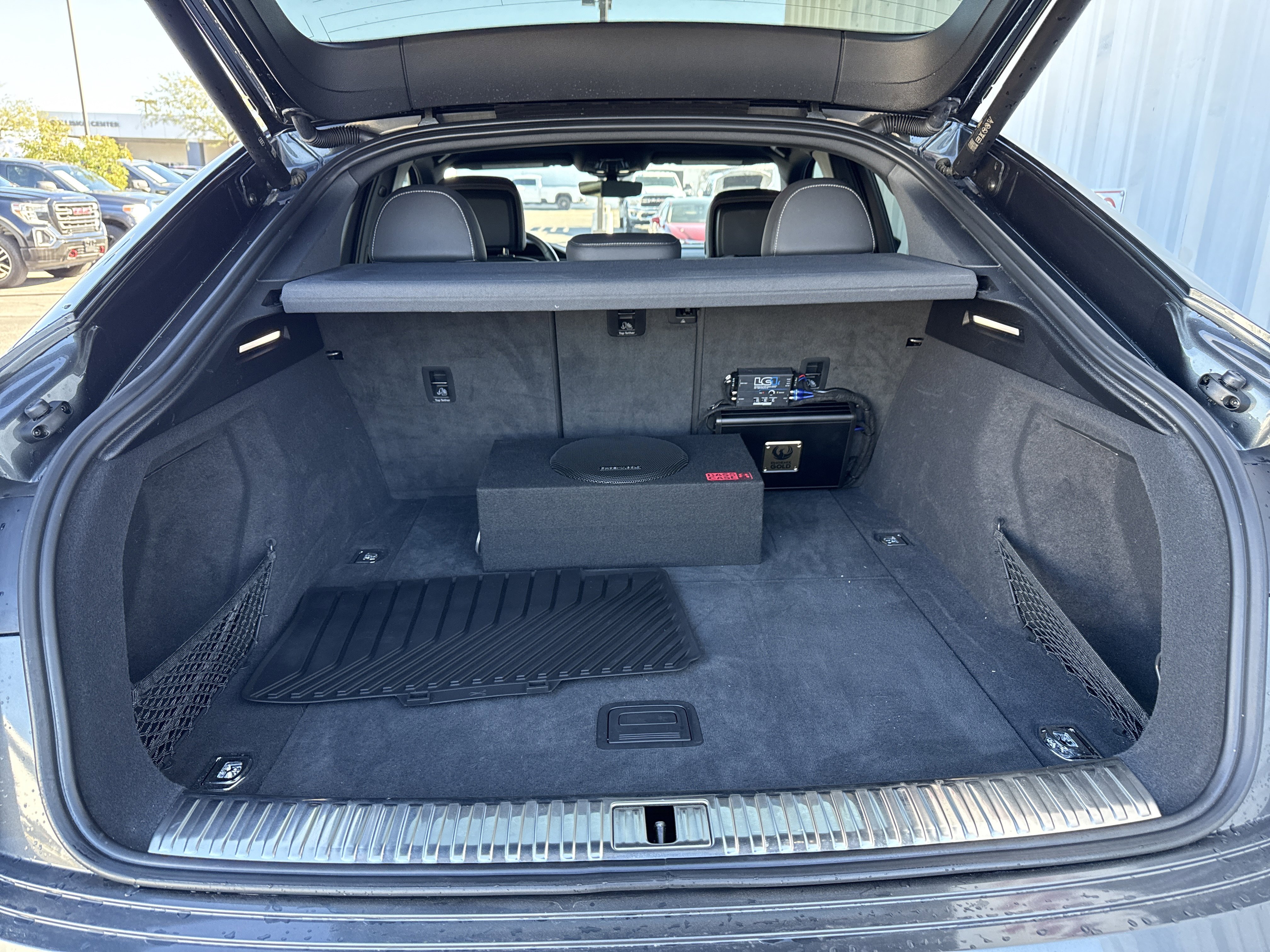 Used 2023 Audi e-tron Premium w/ Convenience Plus Package image 10