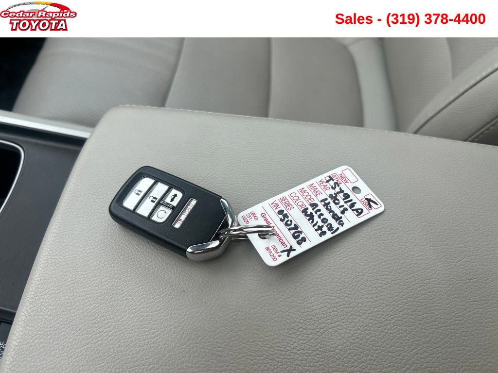 Used 2018 Honda Accord Touring image 24