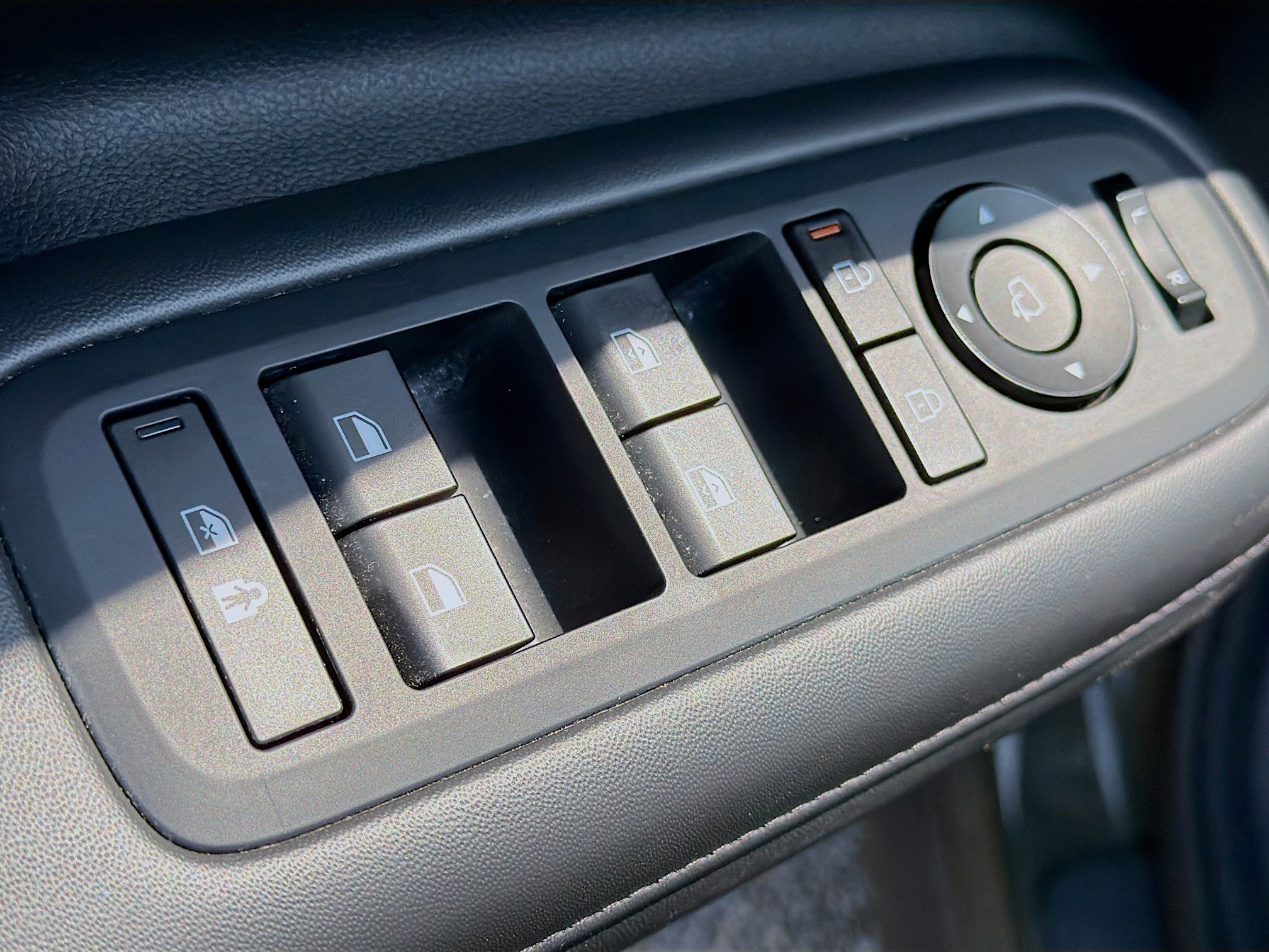 Used 2024 Hyundai Santa Fe Limited image 25