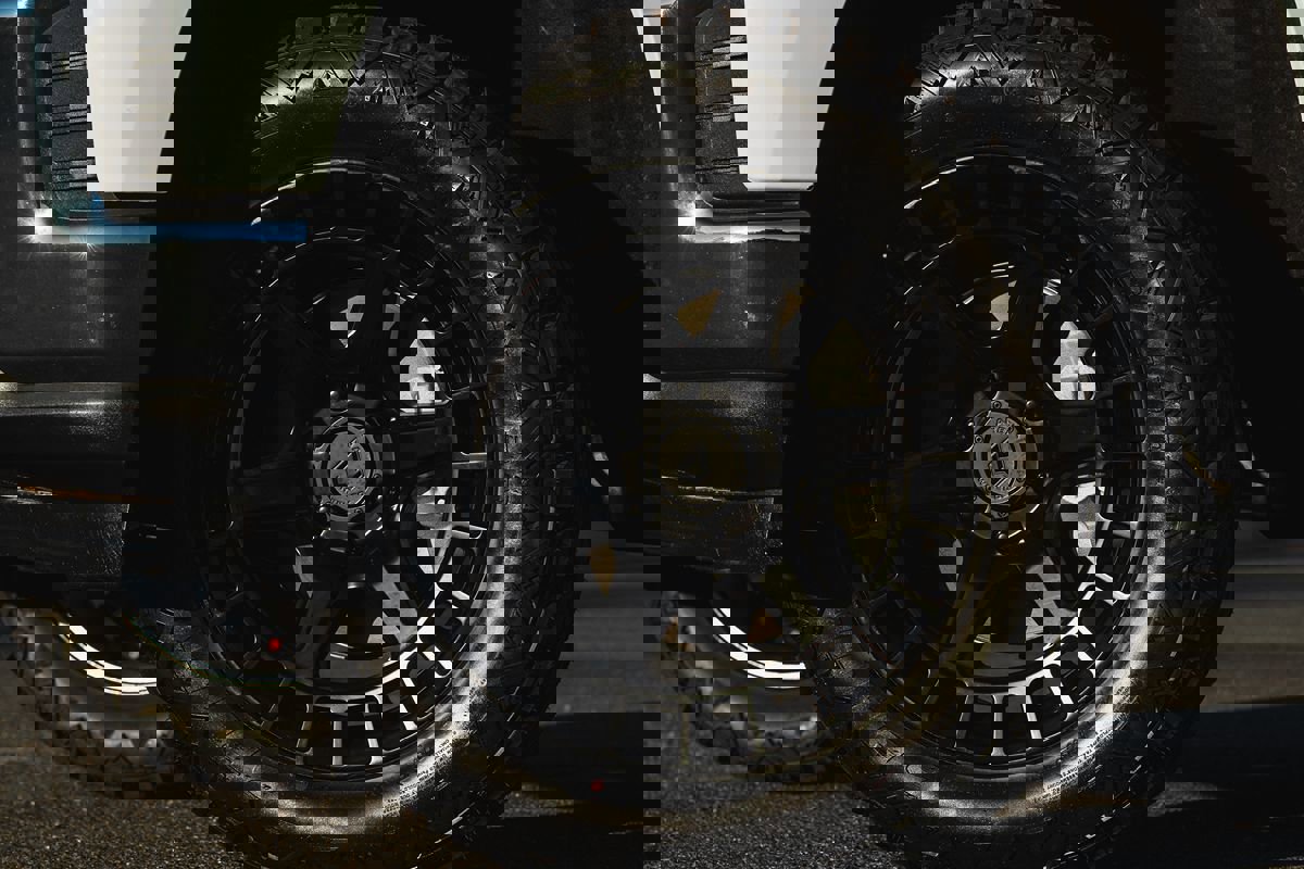 Used 2019 Chevrolet Silverado 1500 LT w/ Convenience Package image 3