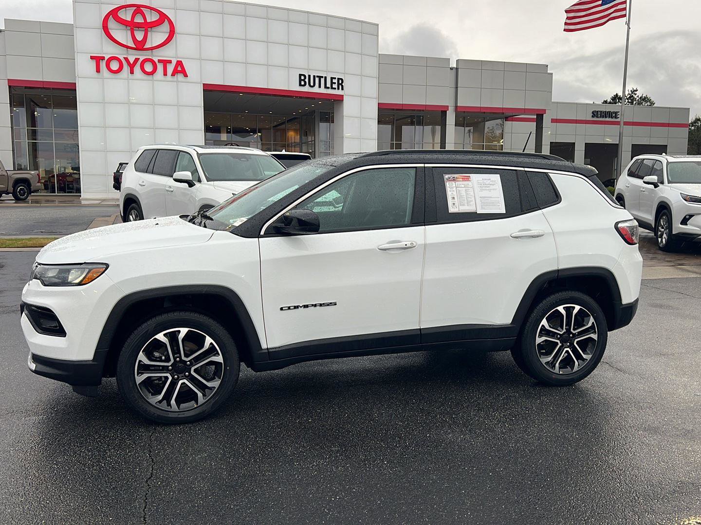 Used 2022 Jeep Compass Limited image 3