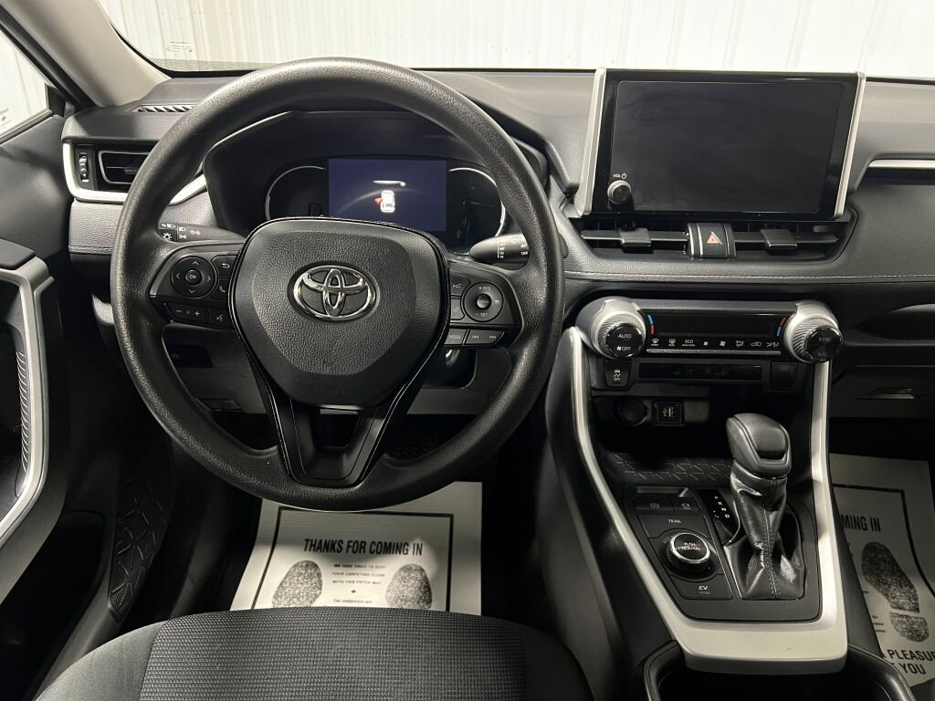 Used 2024 Toyota RAV4 LE image 4