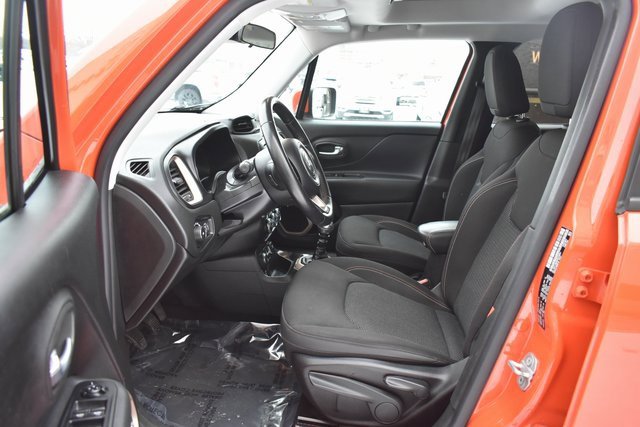 Used 2016 Jeep Renegade 75th Anniversary image 13