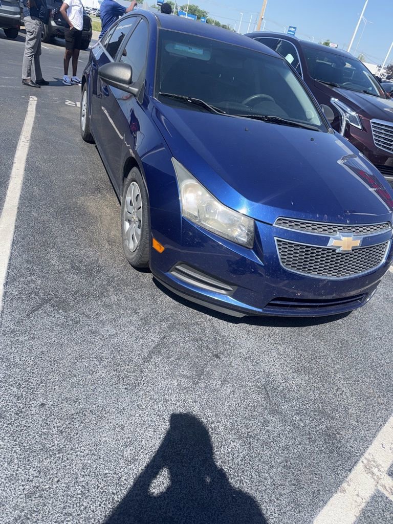 Used 2012 Chevrolet Cruze LS FWD image 2
