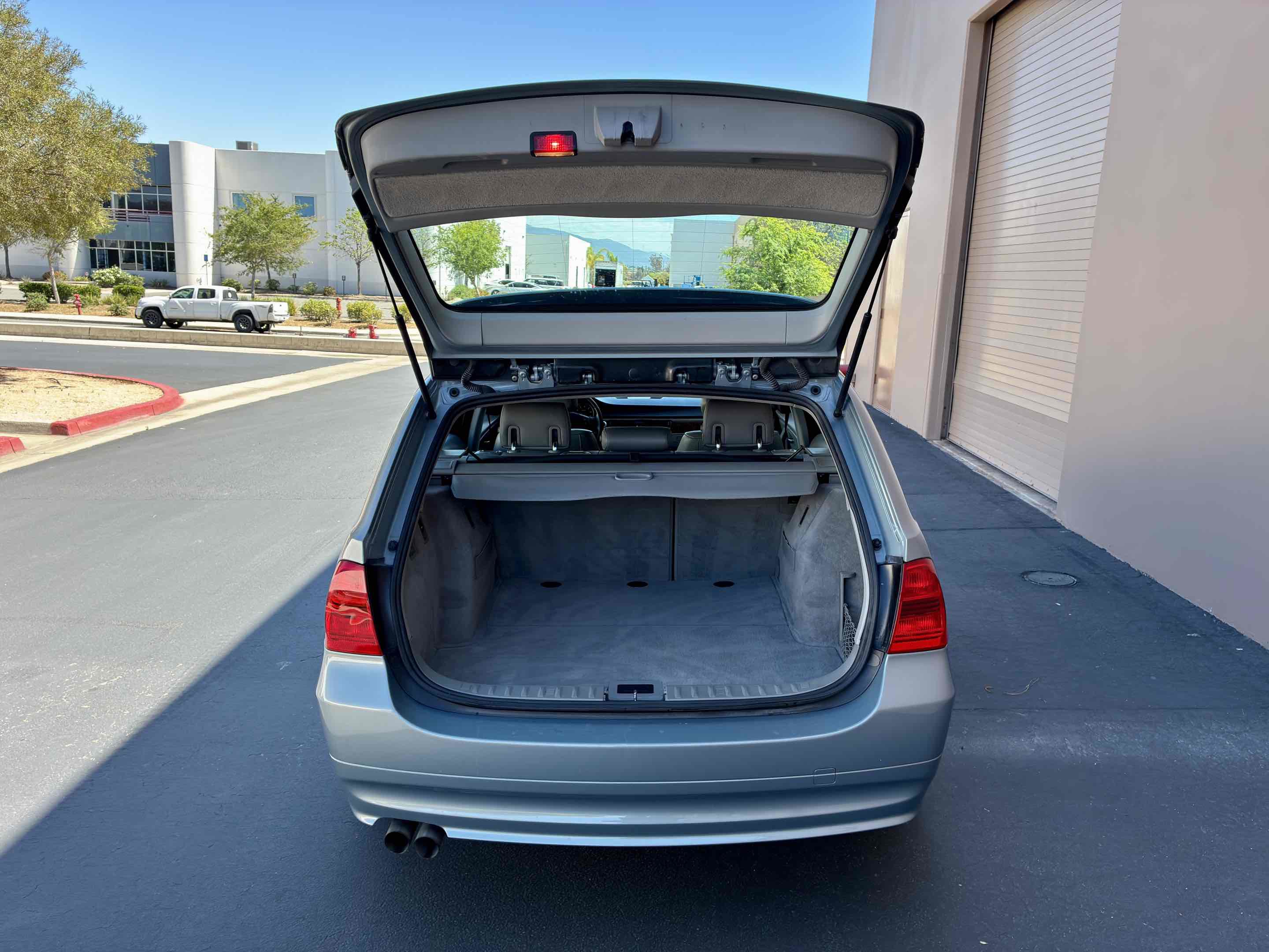 Used 2007 BMW 328i Wagon RWD image 45