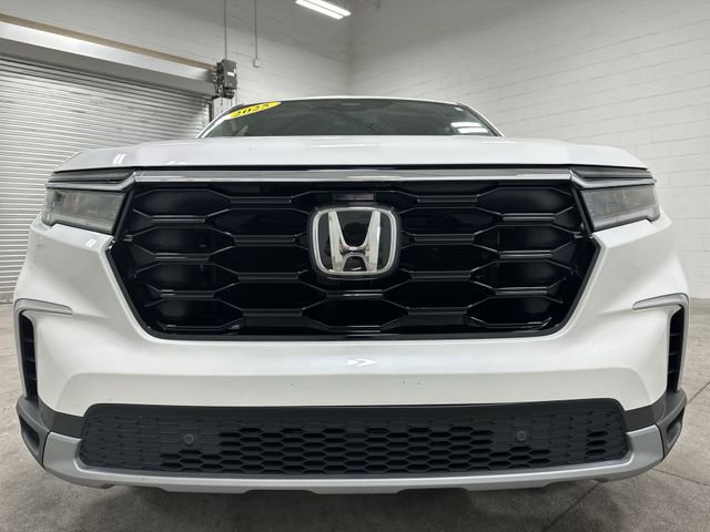 Used 2025 Honda Pilot Touring image 10
