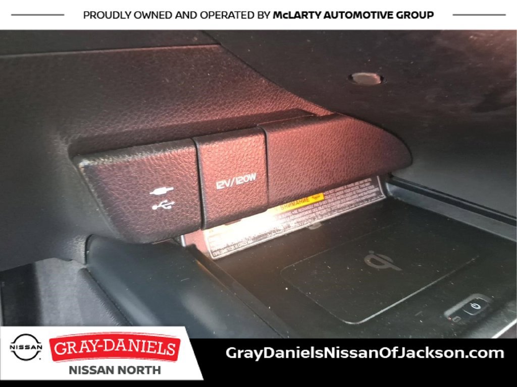 Used 2019 Toyota Camry XSE FWD image 18