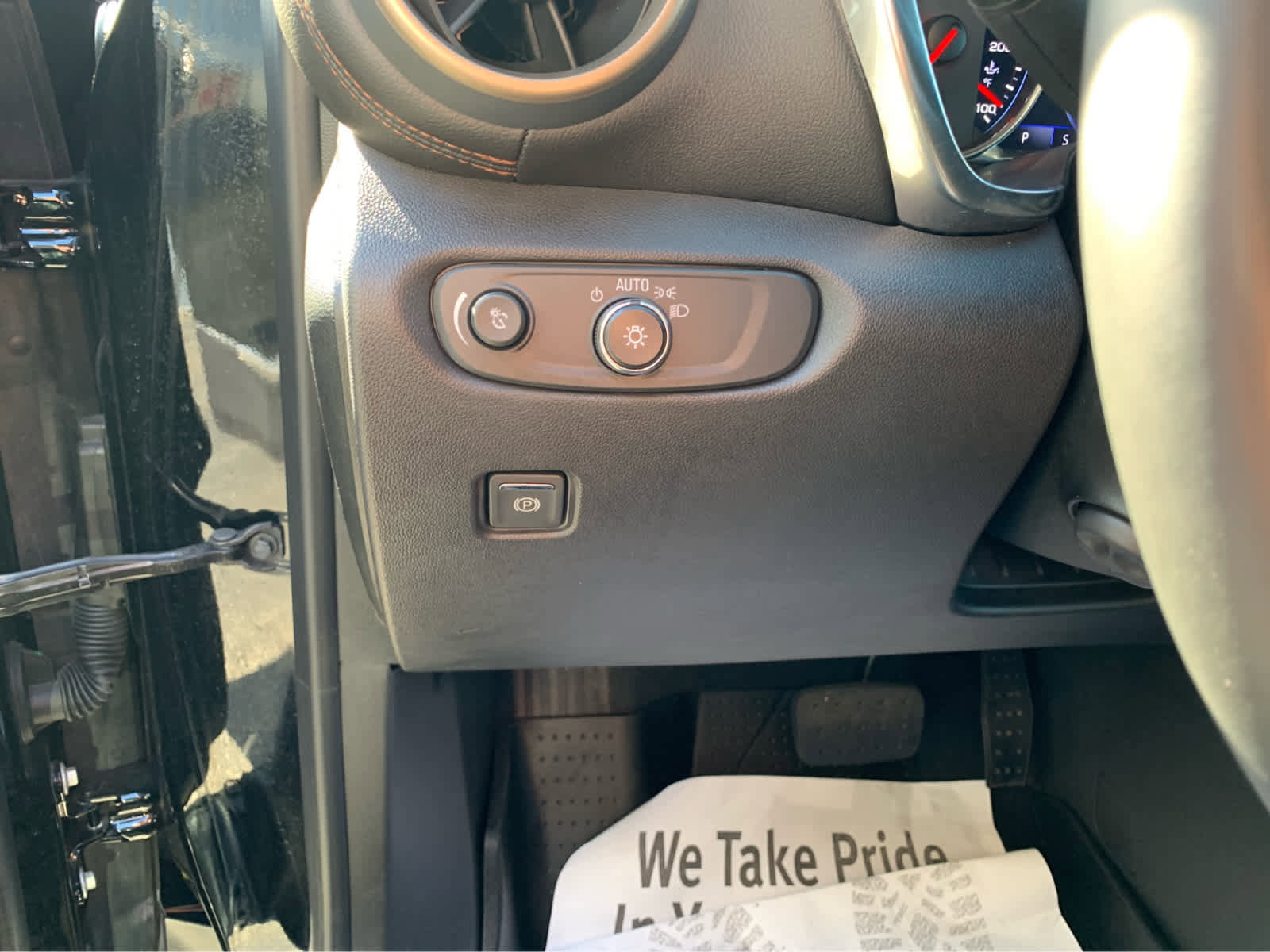 Used 2023 Chevrolet Blazer Premier w/ Enhanced Convenience Package image 14