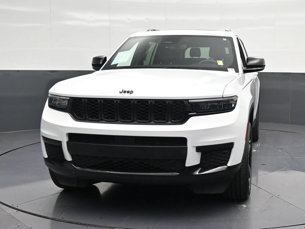 Used 2023 Jeep Grand Cherokee L Laredo RWD image 6