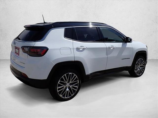 Used 2023 Jeep Compass Limited w/ Elite Group AWD/4WD image 4
