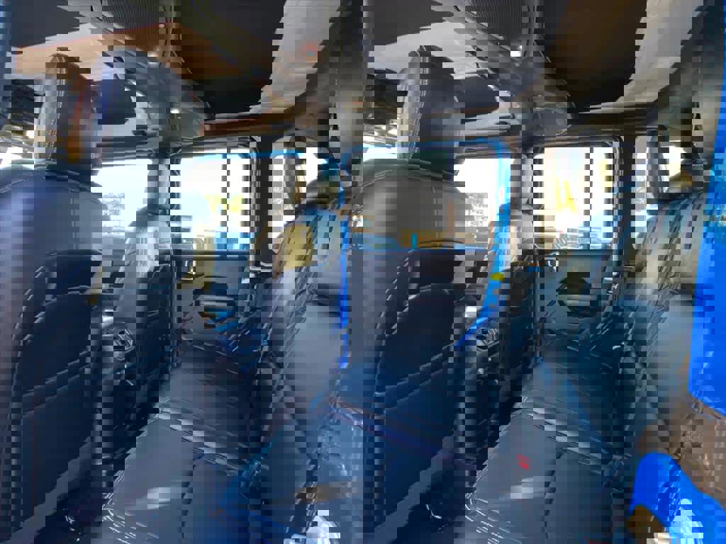 Used 2024 Jeep Wrangler Unlimited image 21