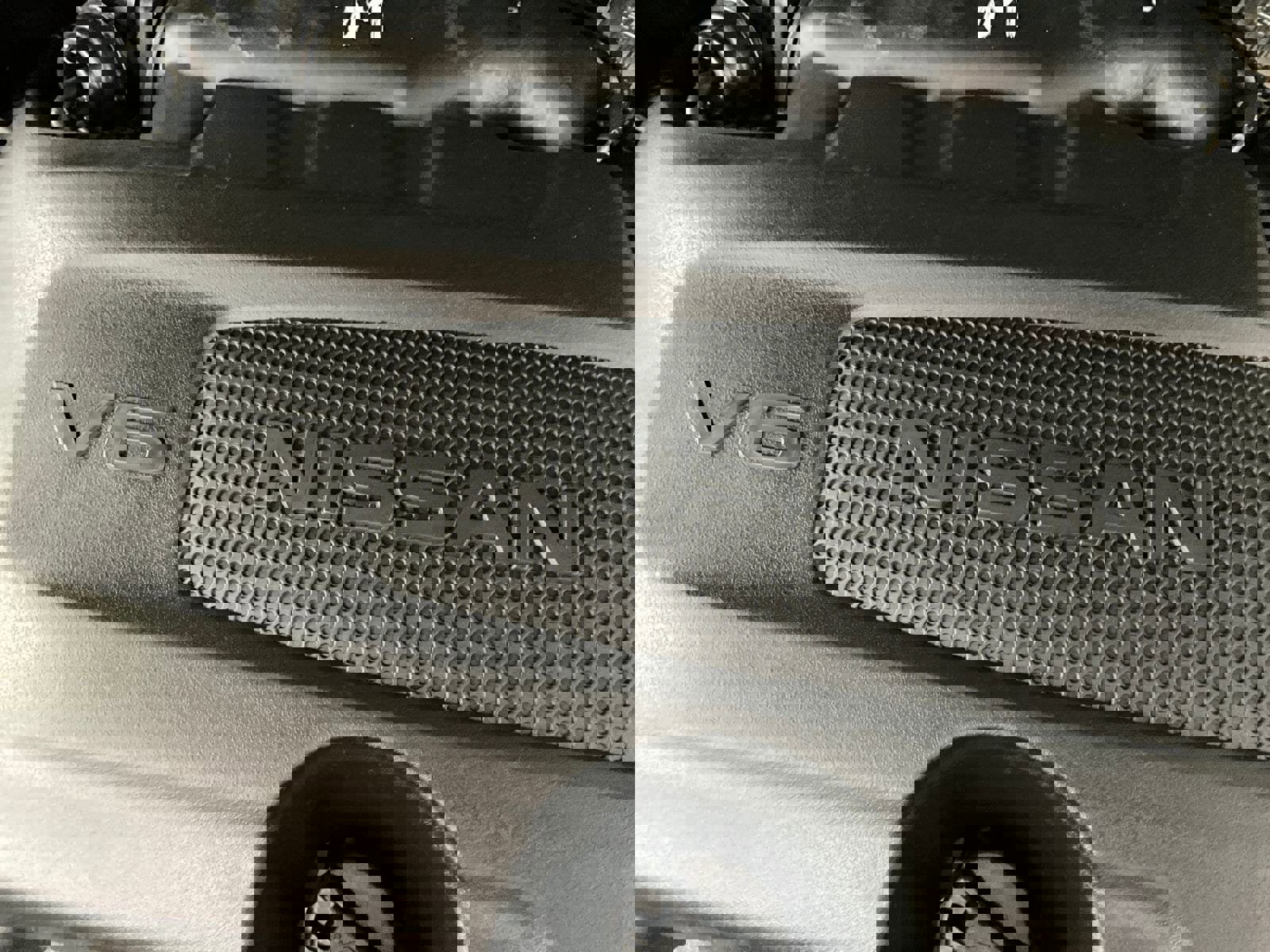 Used 2024 Nissan Pathfinder Platinum w/ Cargo Package image 31