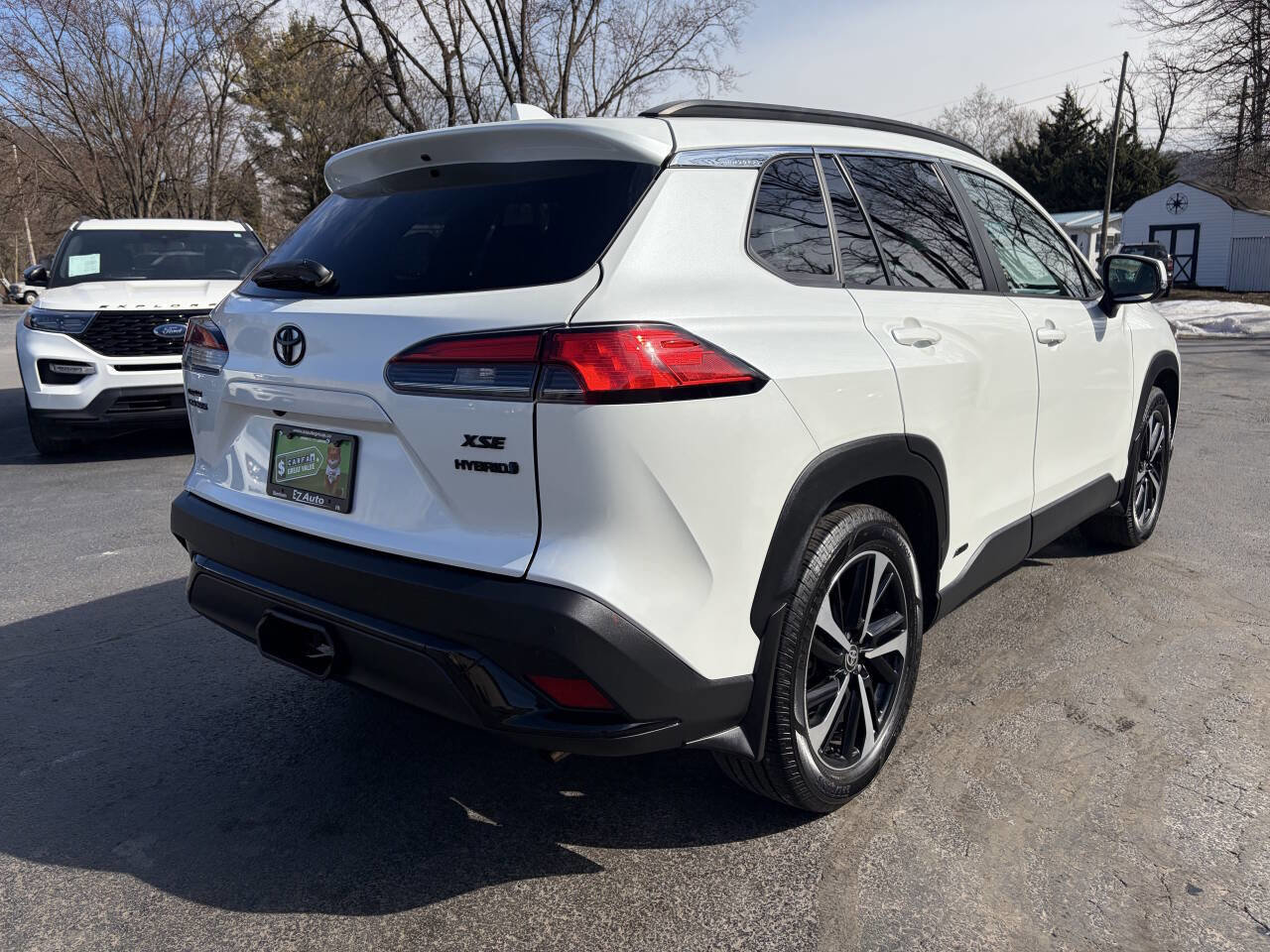 Used 2024 Toyota Corolla Cross AWD Hybrid w/ Convenience Package image 9