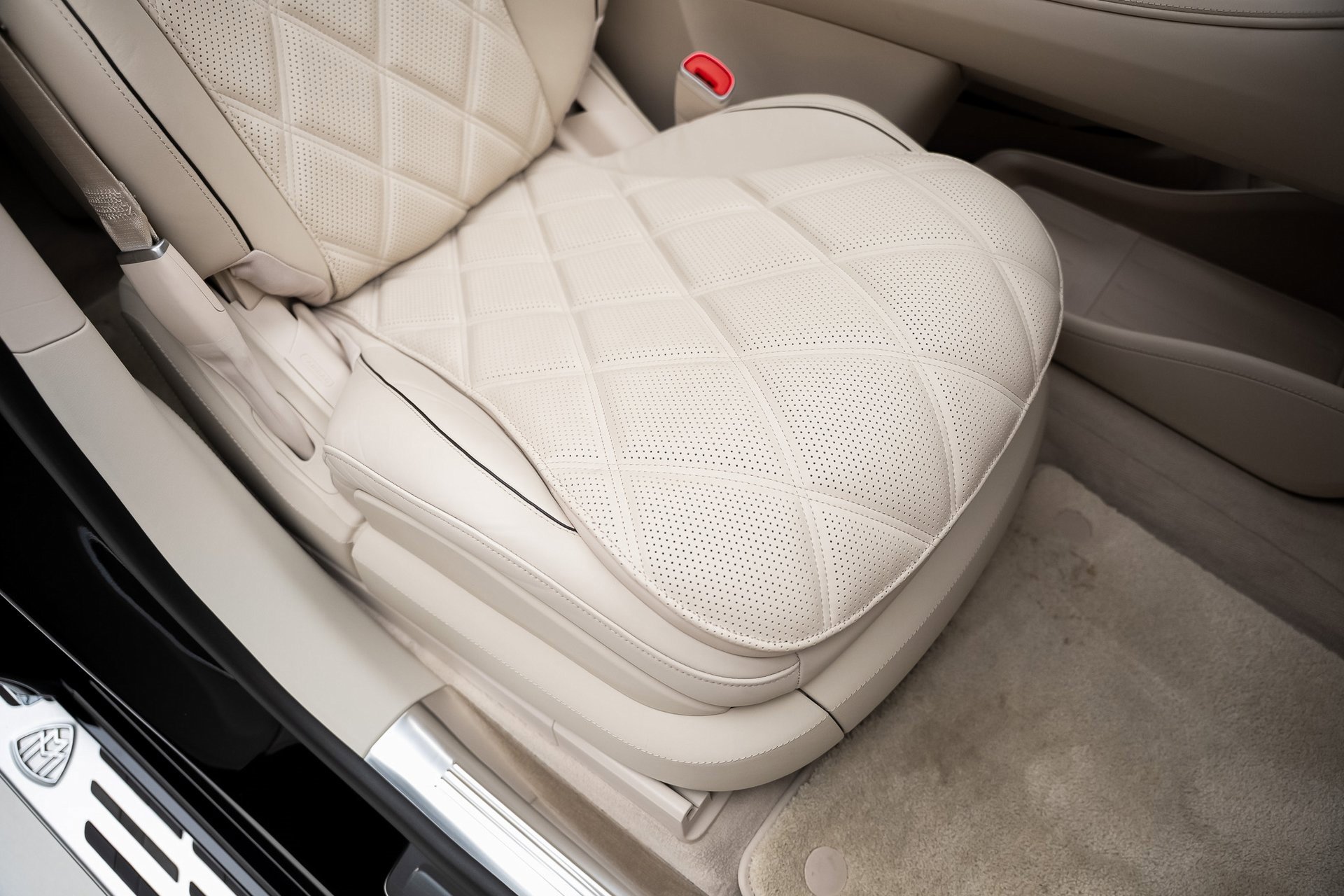 Used 2024 Mercedes-Benz Maybach EQS 680 4MATIC image 64