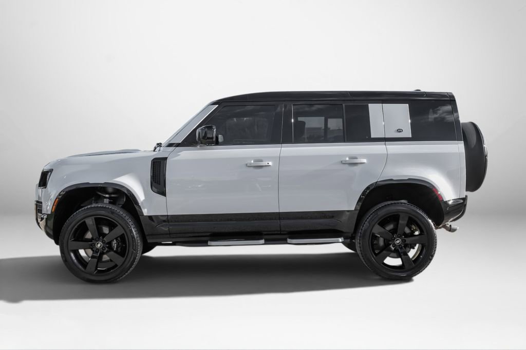 Used 2023 Land Rover Defender 110 V8 AWD/4WD image 9