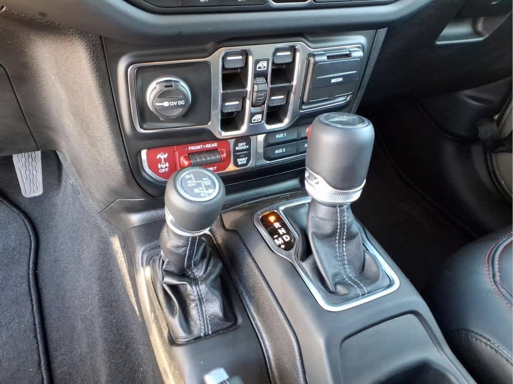 Used 2025 Jeep Gladiator Rubicon AWD/4WD image 28