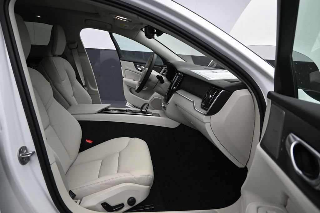 New 2026 Volvo V60 B5 Cross Country Plus w/ Climate Package AWD/4WD image 29