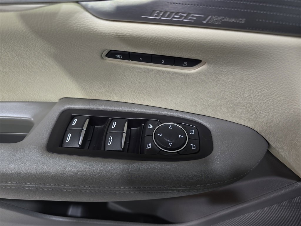 Used 2024 Cadillac XT6 Premium Luxury image 31