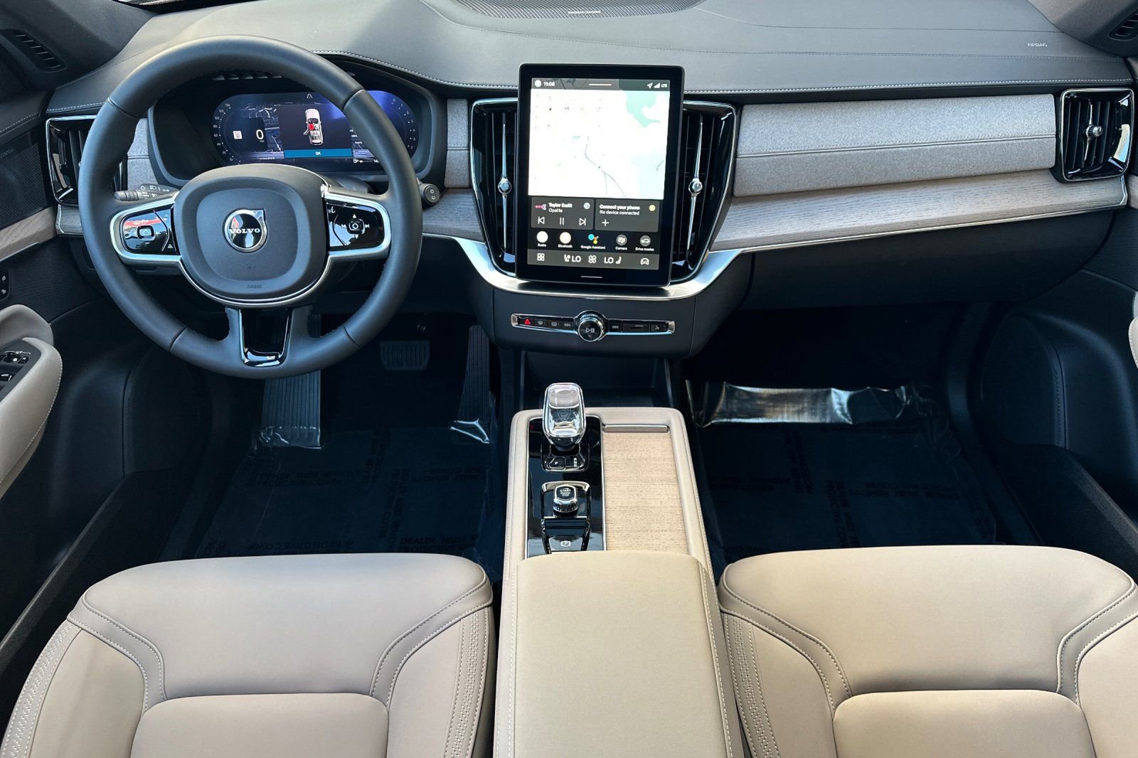 New 2026 Volvo XC90 B6 Plus w/ Protection Package Premier image 3