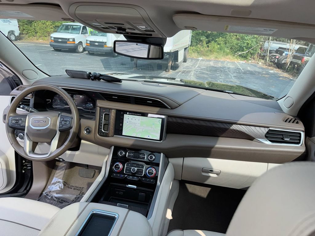 Used 2023 GMC Yukon Denali RWD image 31