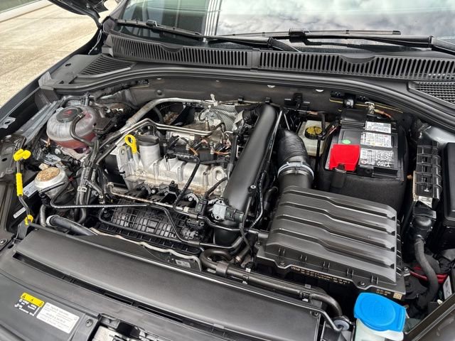 Used 2020 Volkswagen Jetta SE w/ SE Cold Weather Package FWD image 24