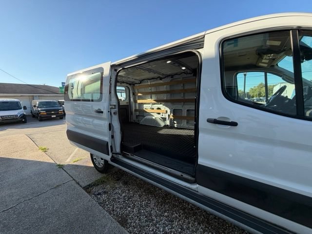 Used 2025 Ford Transit 250 Low Roof w/ Exterior Upgrade Package RWD image 4