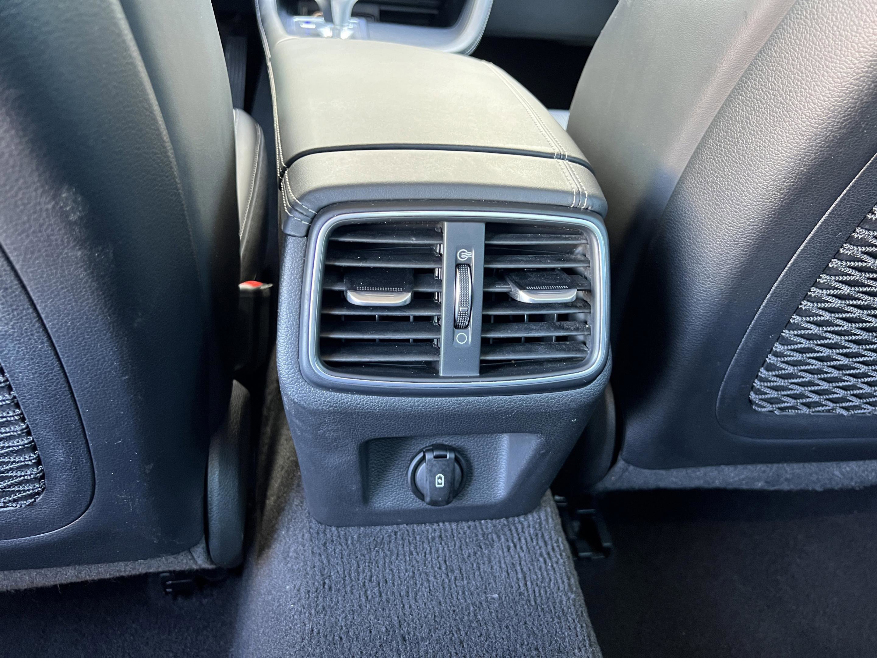 Used 2020 Genesis G70 2.0T image 30