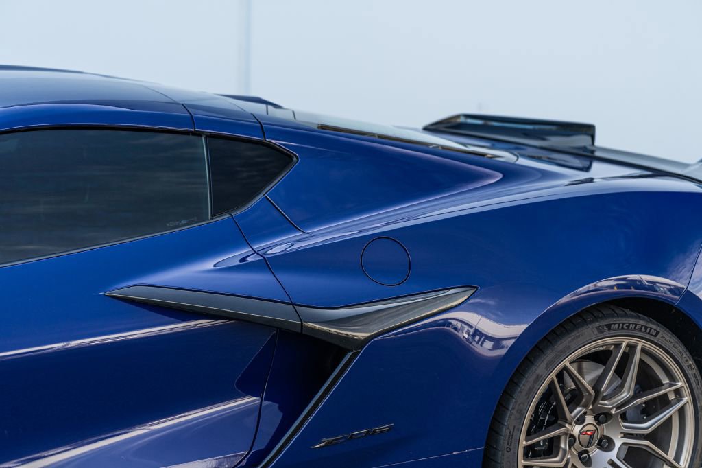 Used 2025 Chevrolet Corvette Z06 w/ Battery Protection Package image 8