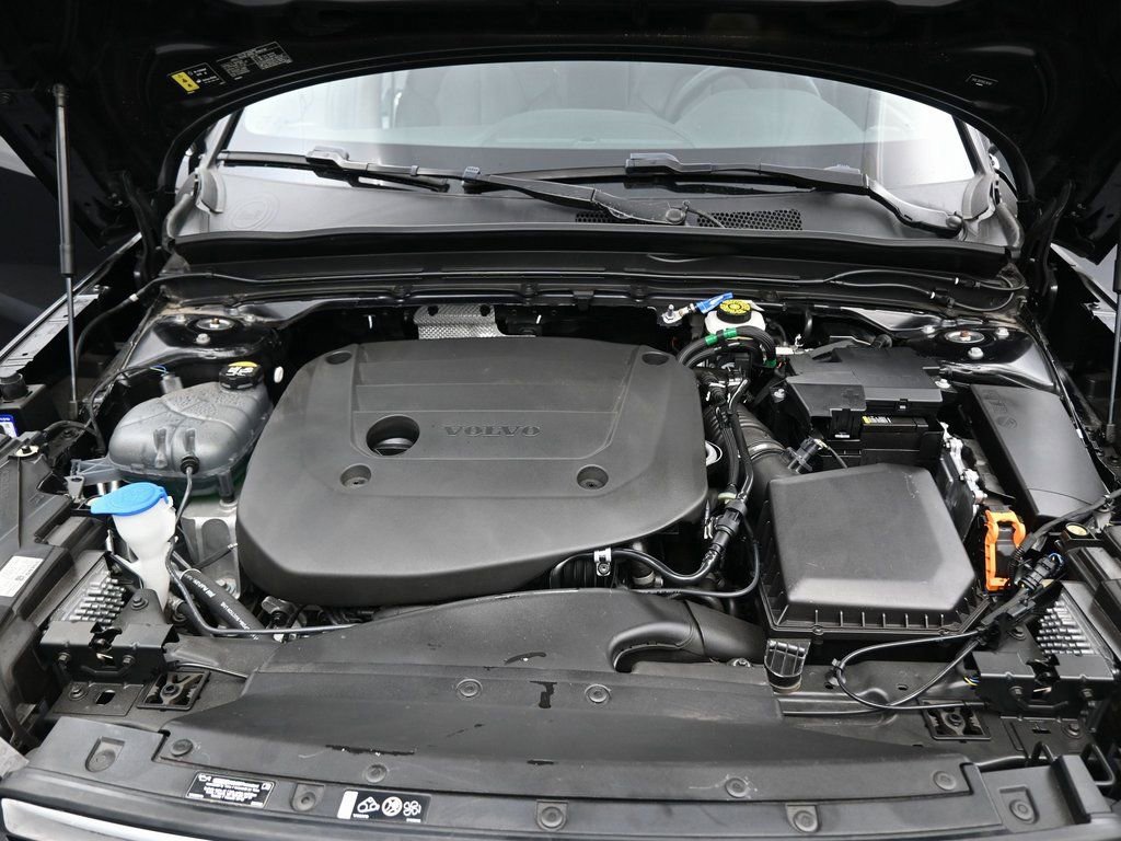 Used 2024 Volvo XC40 B5 Ultimate w/ Protection Package Premier AWD/4WD image 37