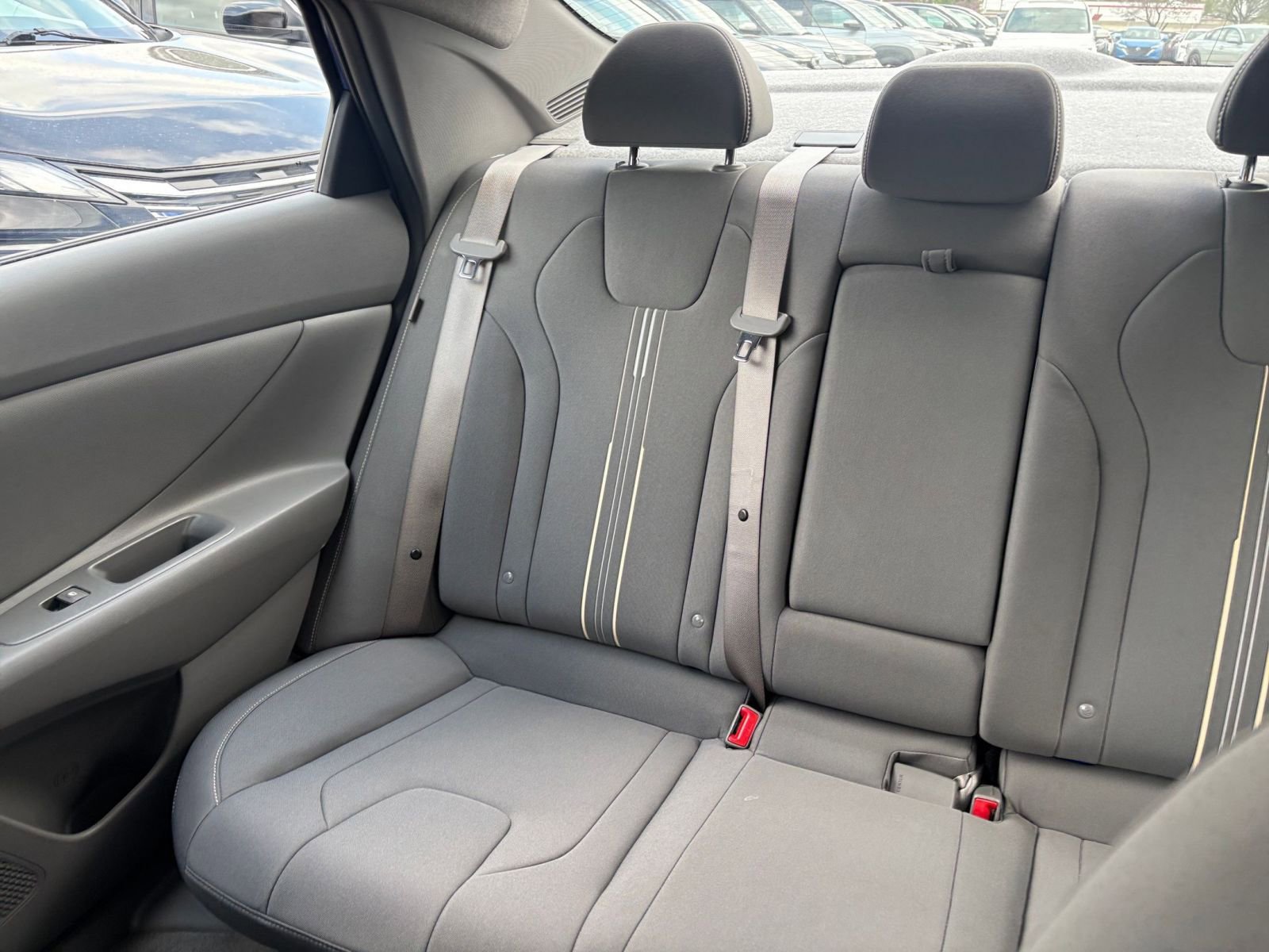 Used 2025 Hyundai Elantra SEL image 40