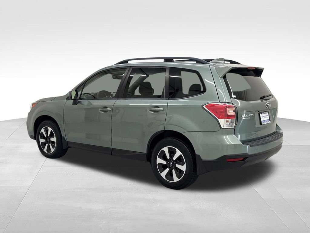 Used 2017 Subaru Forester 2.5i Premium AWD/4WD image 6