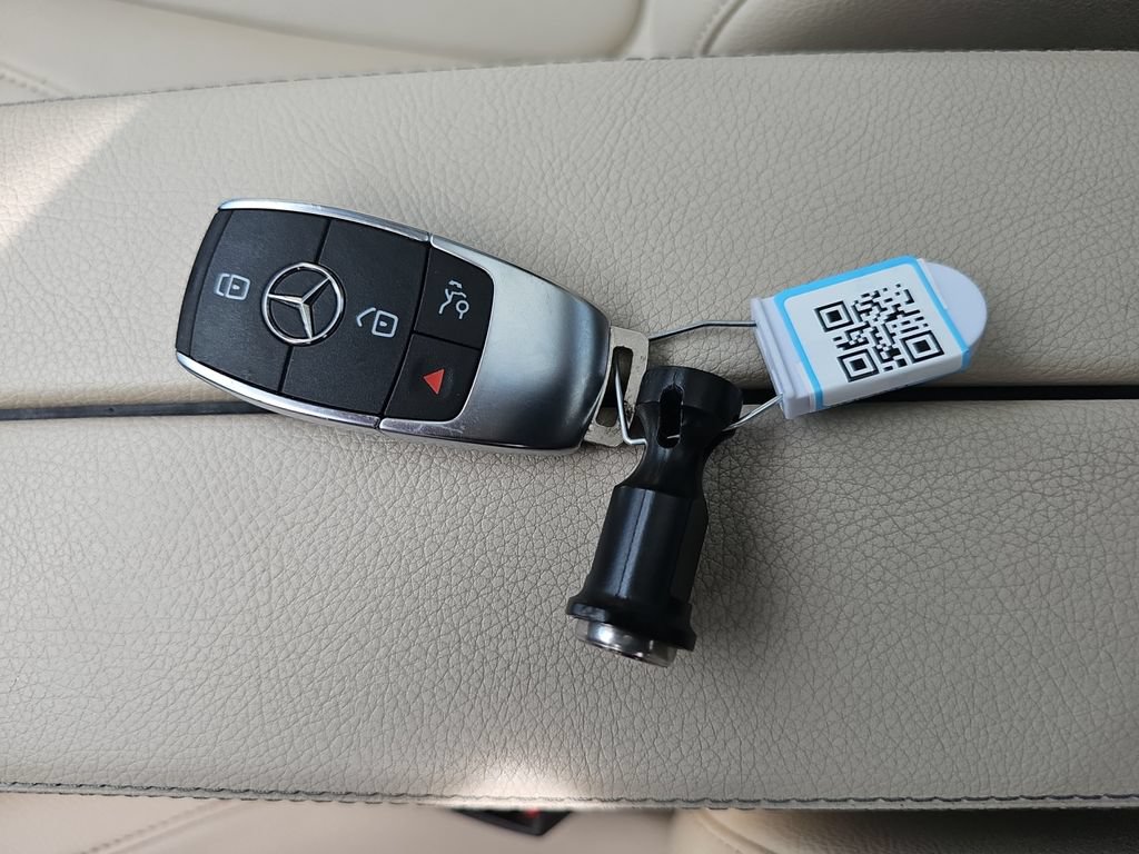 Used 2023 Mercedes-Benz GLB 250 4MATIC w/ Premium Package image 34