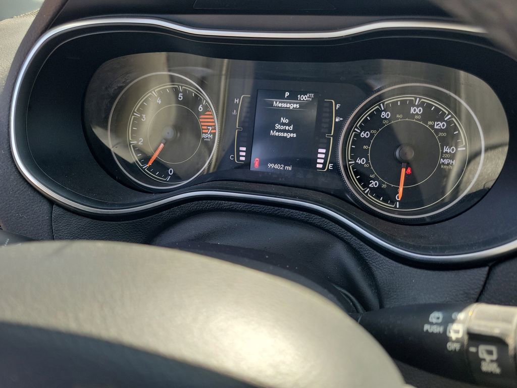 Used 2020 Jeep Cherokee Latitude Plus FWD image 20