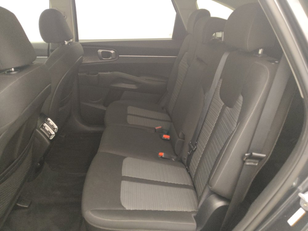 Used 2021 Kia Sorento LX AWD/4WD image 18