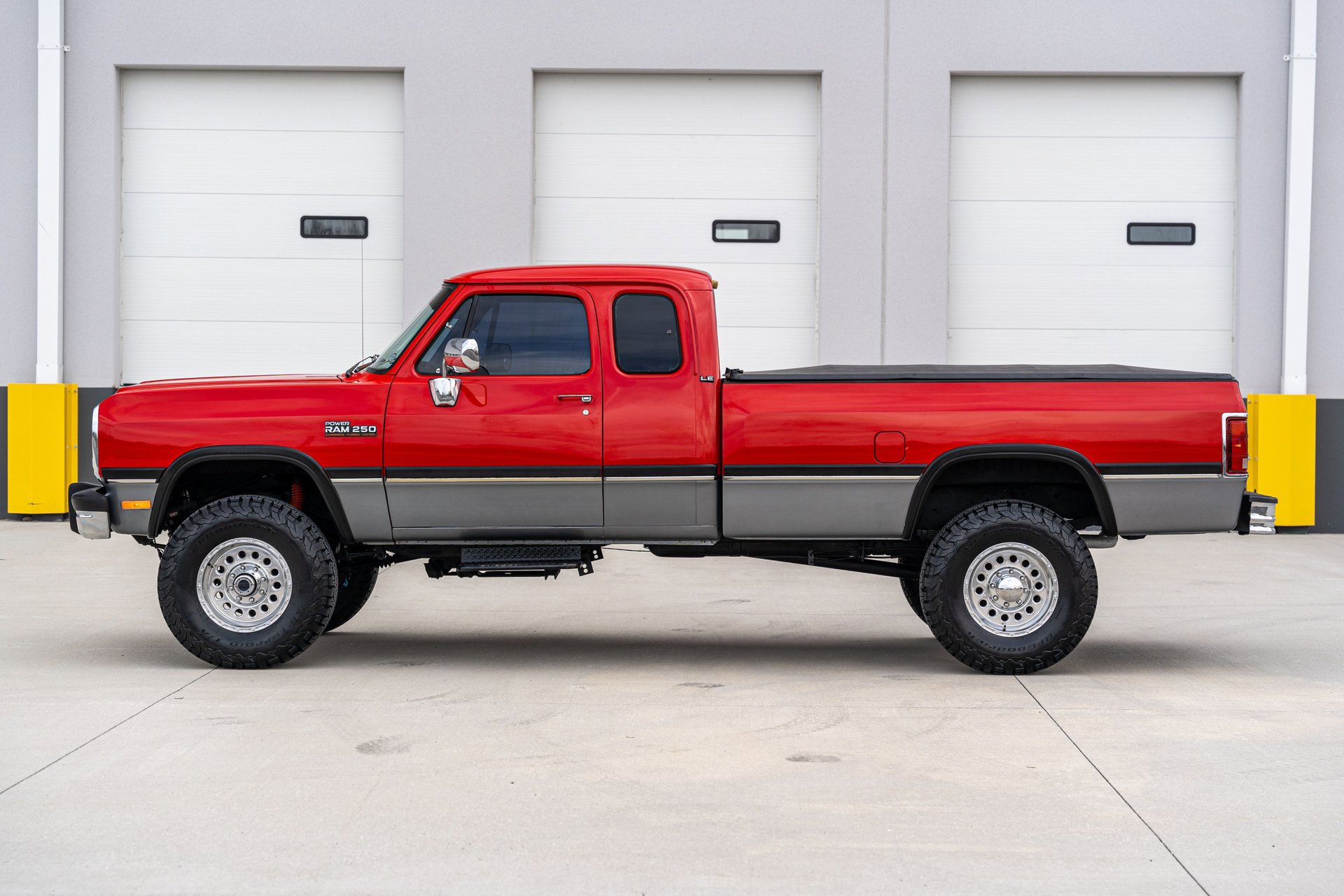 Used 1993 Dodge D/W Truck 250 image 27