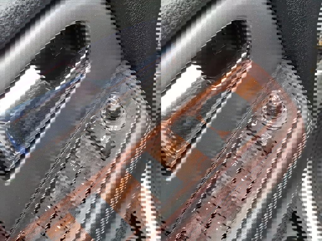 Used 2017 Ford Expedition EL Platinum image 16