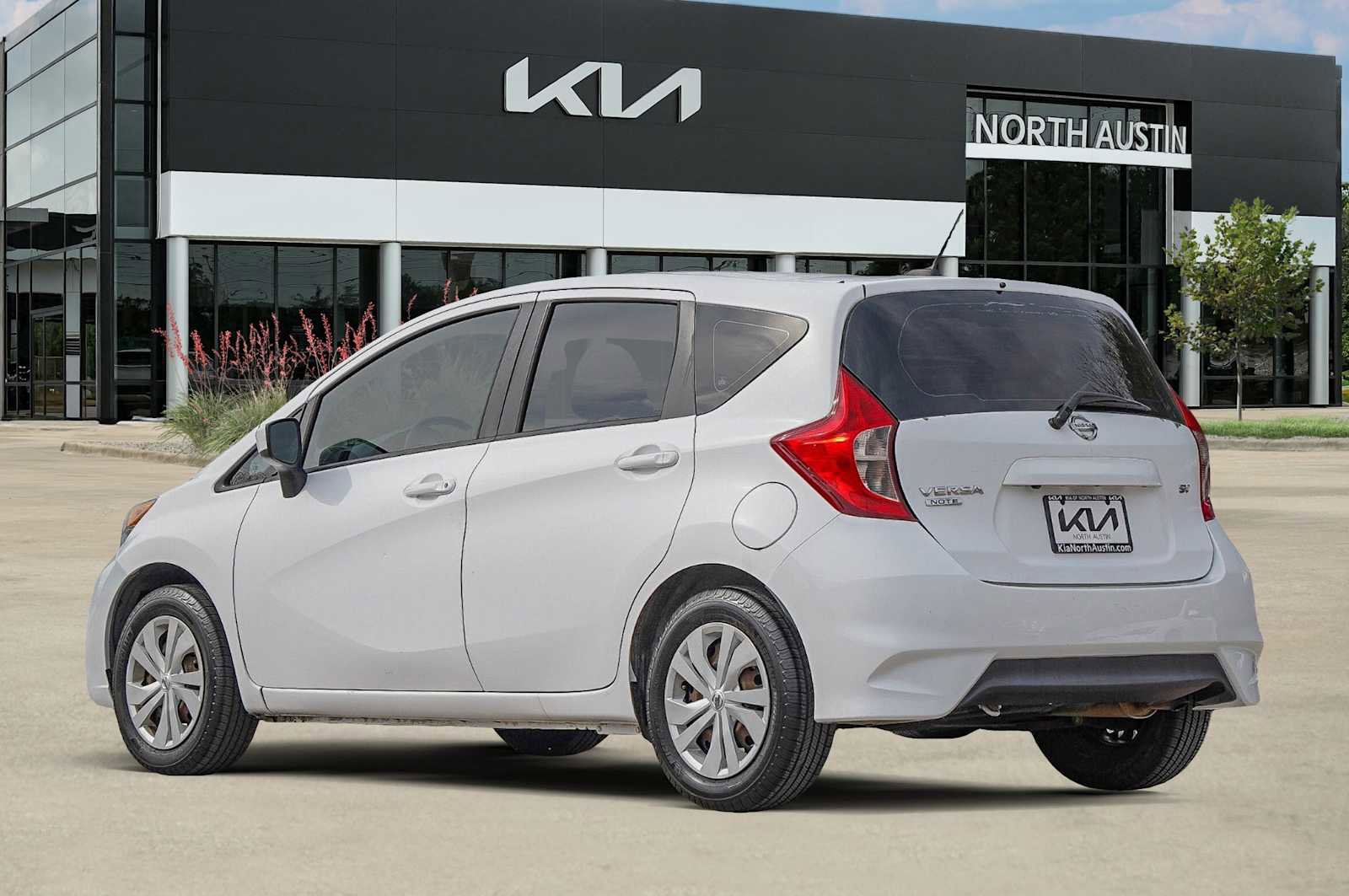 Used 2018 Nissan Versa Note SV image 5