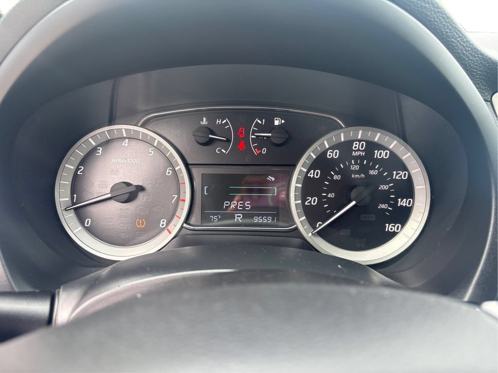 Used 2013 Nissan Sentra SV w/ Premium Pkg FWD image 17
