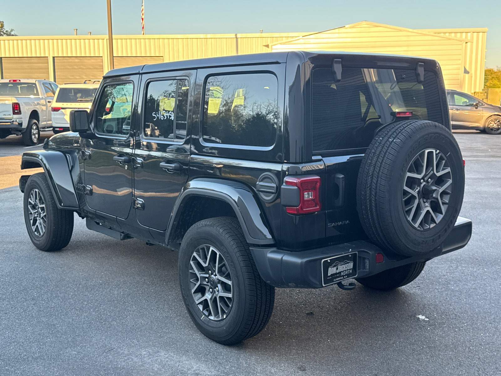 Used 2026 Jeep Wrangler Unlimited Sahara AWD/4WD image 7