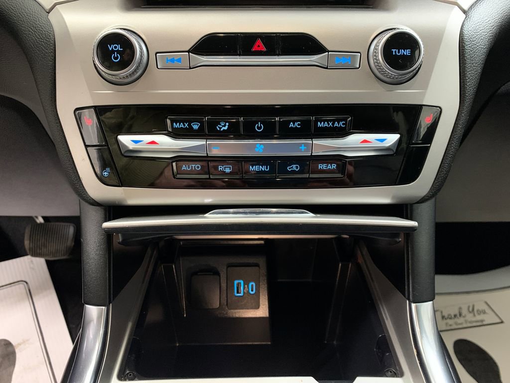 Used 2021 Ford Explorer XLT w/ Equipment Group 202A image 9